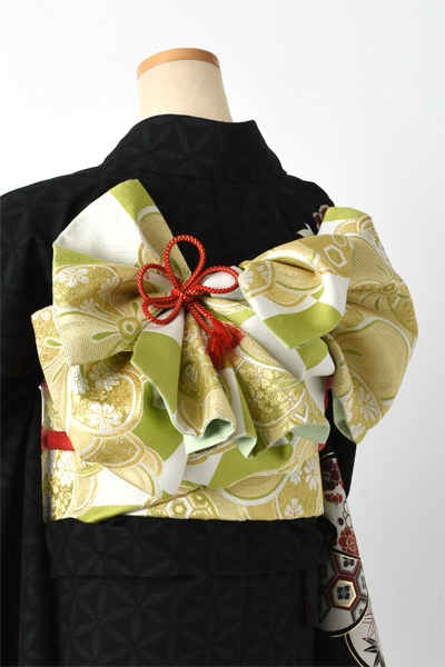 振袖[九重/黒地・ねじり梅]