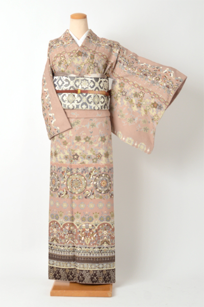 訪問着(うす柿色・ペルシャ風)