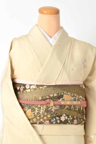 訪問着[鳥の子色/小さな四季花]