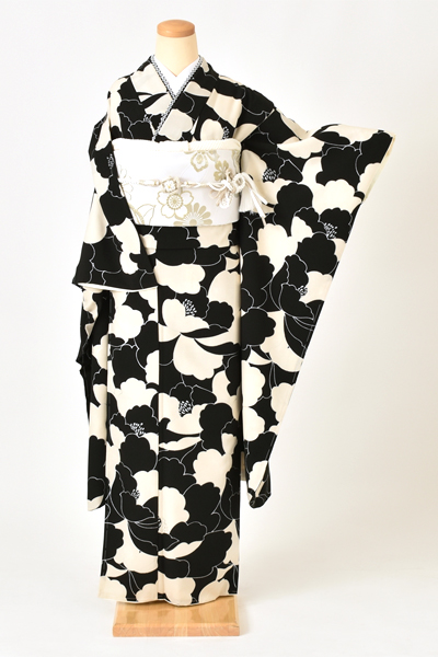 振袖[黒と白・ぼたん]