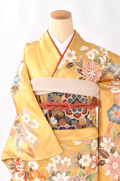 振袖[山吹色に四季草花文]