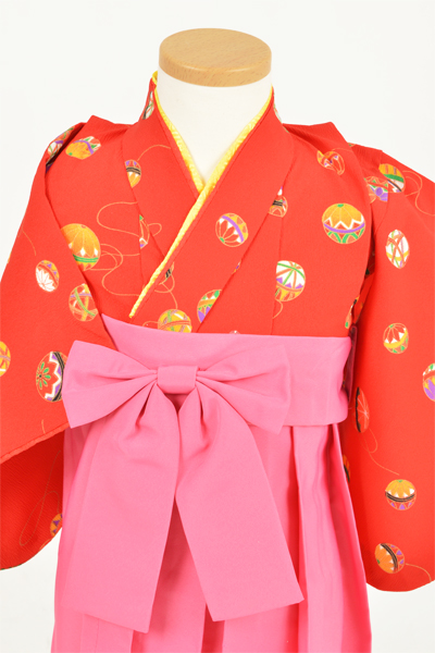 一歳女児袴【赤地着物にピンクの袴】