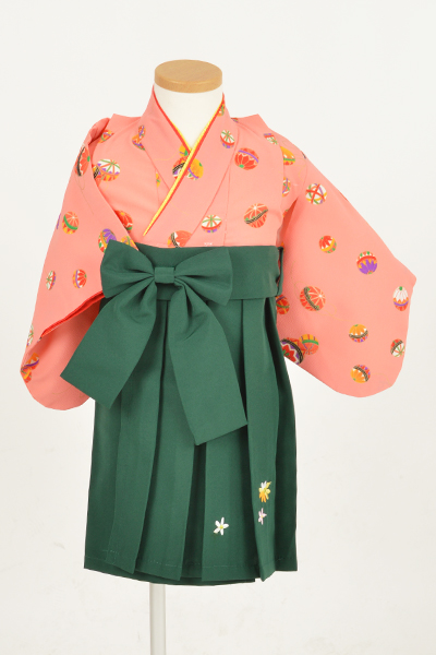 一歳女児袴【ピンク地着物に緑色の袴】