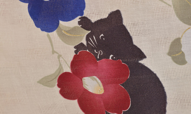 浴衣（花と黒猫）
