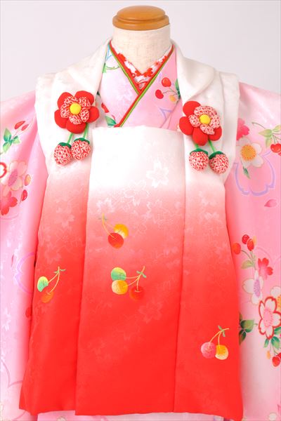 三歳被布セット(ピンクの着物、白と赤の被布・さくらんぼ)