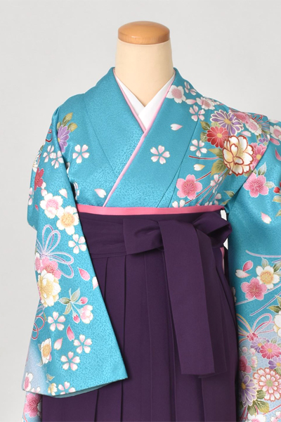 卒業袴(水色地・花々着物/紫地桜刺繍袴)
