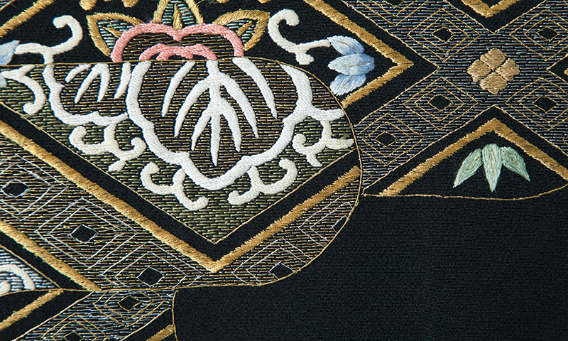 黒留袖(中国刺繍)