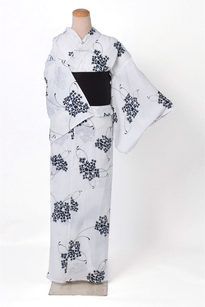 浴衣レンタル 横浜 浴衣(白の綿麻地に紫陽花)