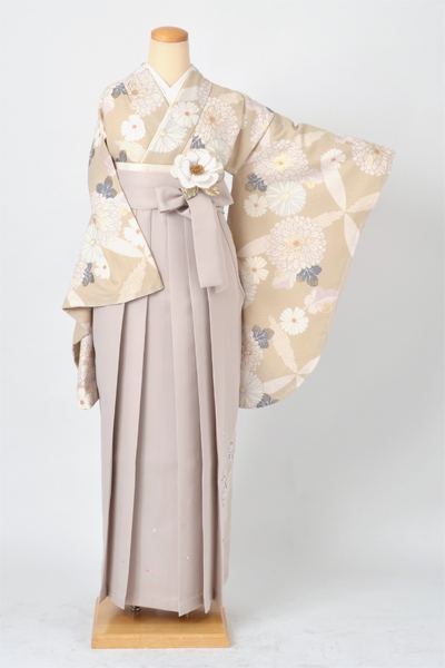 卒業袴[くすみベージュに菊］